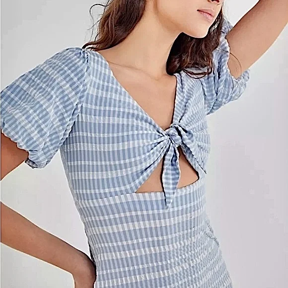 Urban Outfitters Picnic in the Park crinkle tie-front midi dress - Picture 3 of 6